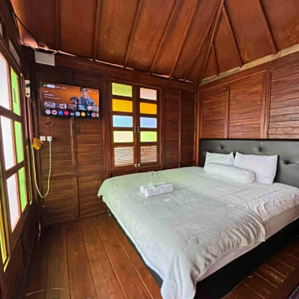 Joglo Pintu Langit – Nuansa Tradisional dengan Pesona Alam Dieng